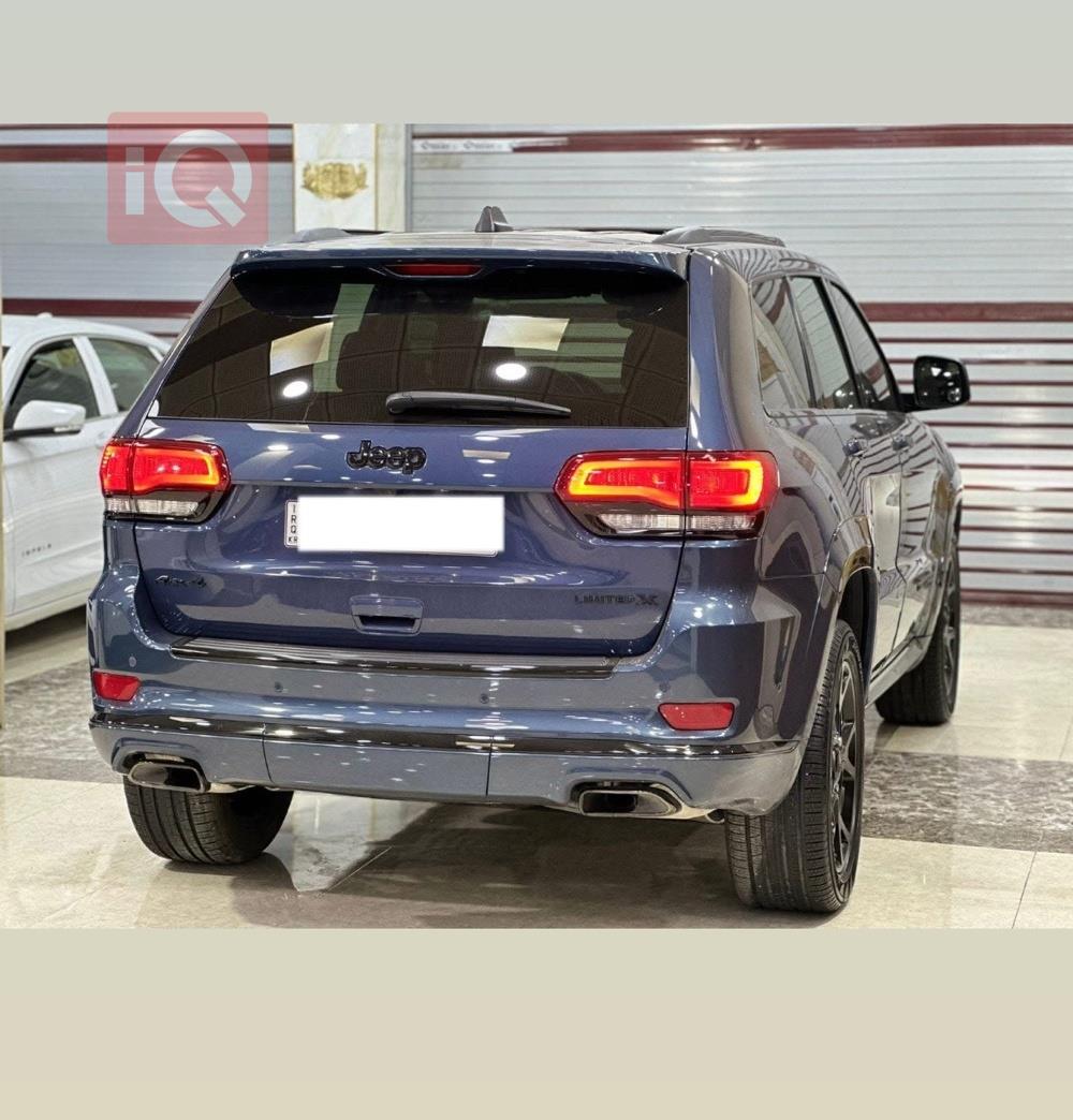 جیپ گراند شیرۆکی